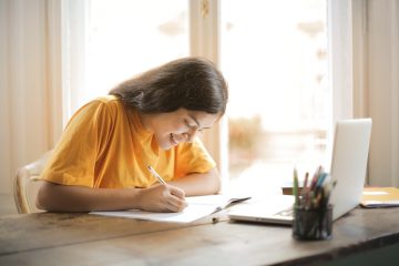 Les Cambridge A level, maka bisa bebas memilih mata pelajarannya.